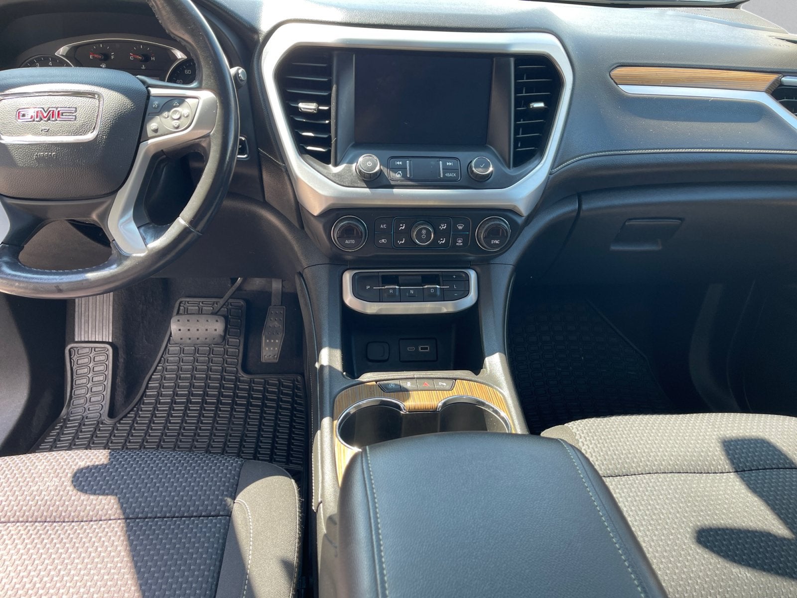 2020 GMC Acadia SLE