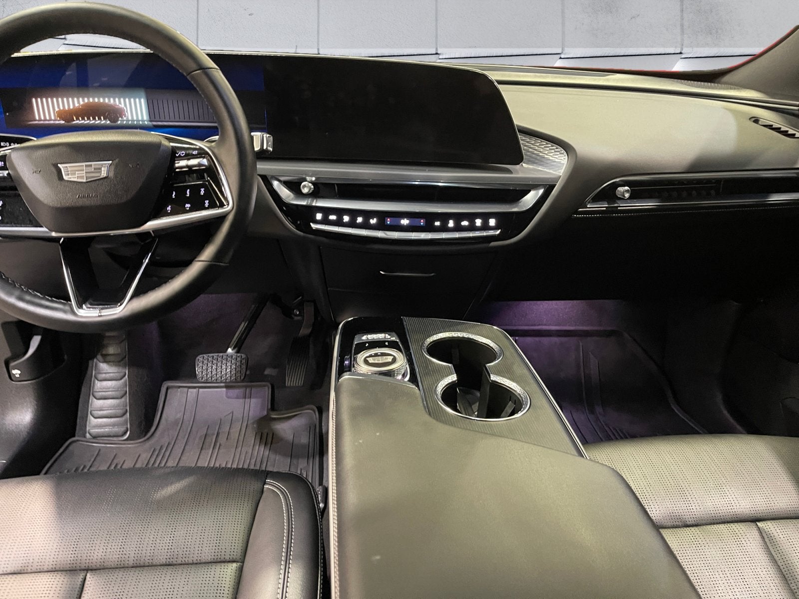 2025 Cadillac LYRIQ Luxury 1