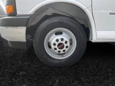 2026 GMC Savana Cutaway 3500 1WT Unicell 15 Ft Classic Cube