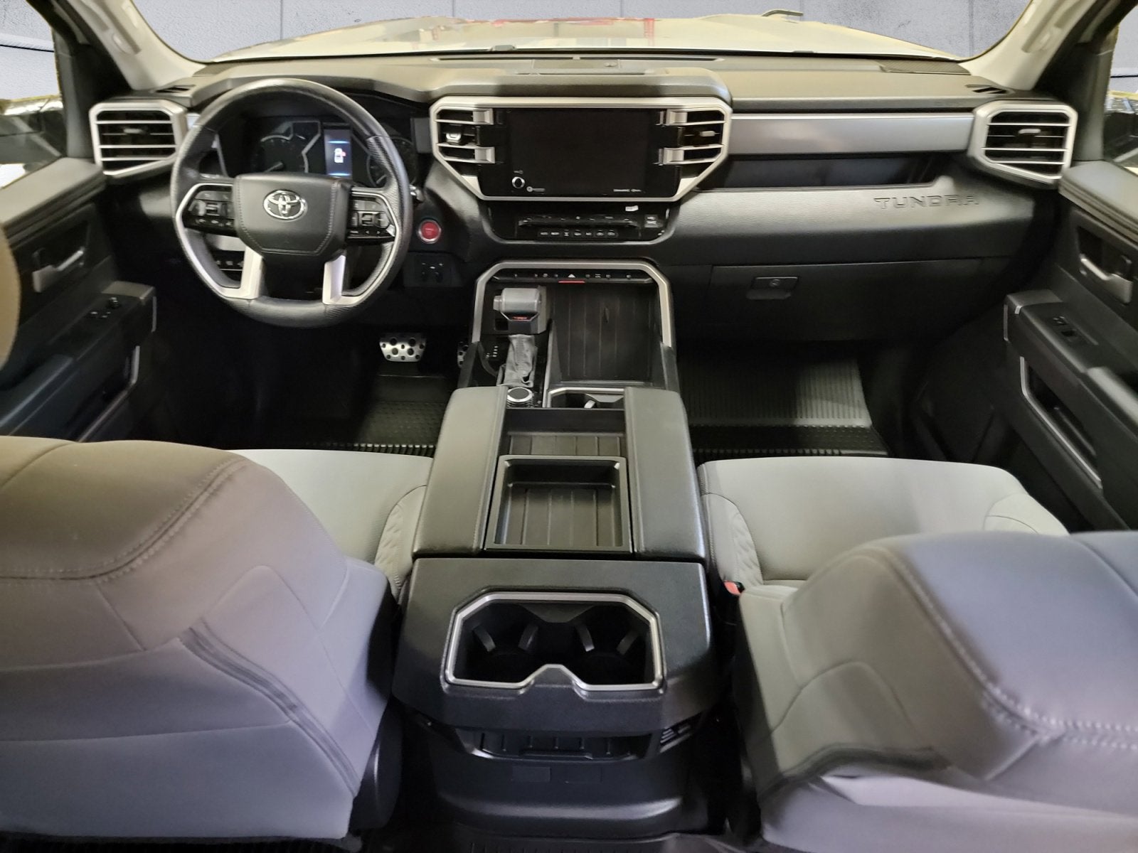 2022 Toyota Tundra 4WD SR5