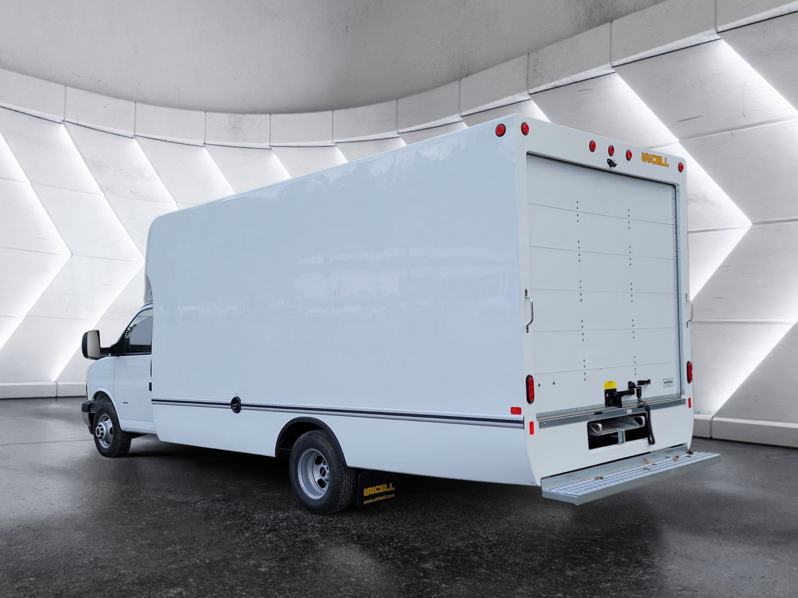 2025 GMC Savana Cutaway 3500 1WT