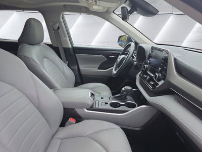 2022 Toyota Highlander Hybrid XLE