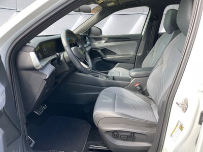 2025 Volkswagen Tiguan 2.0T SE R-Line Black