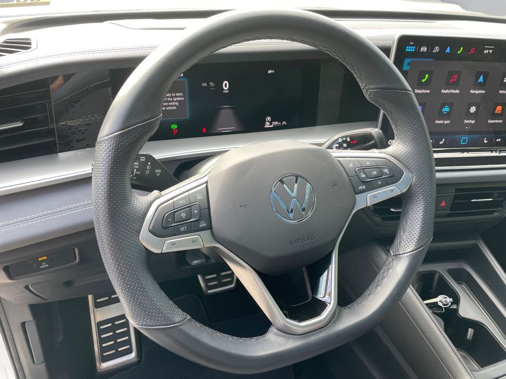 2025 Volkswagen Tiguan 2.0T SE R-Line Black