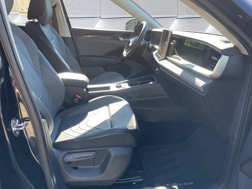 2025 Volkswagen Tiguan 2.0T SE