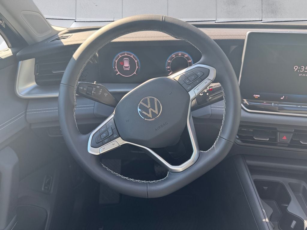 2025 Volkswagen Tiguan 2.0T SE