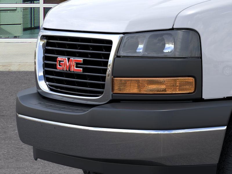 2025 GMC Savana Cutaway 3500 1WT