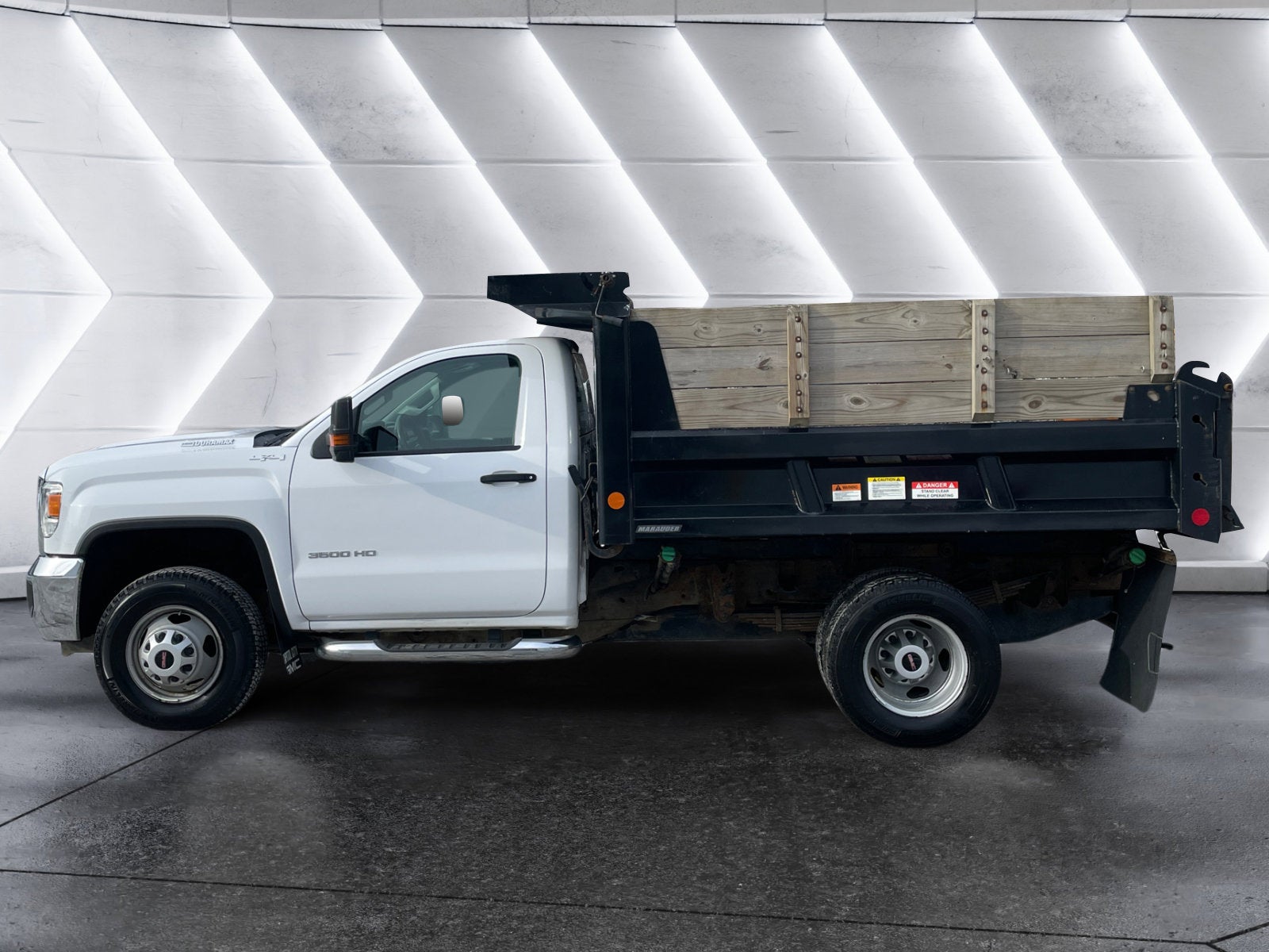 2018 GMC Sierra 3500 HD Chassis Cab DUMP BODY