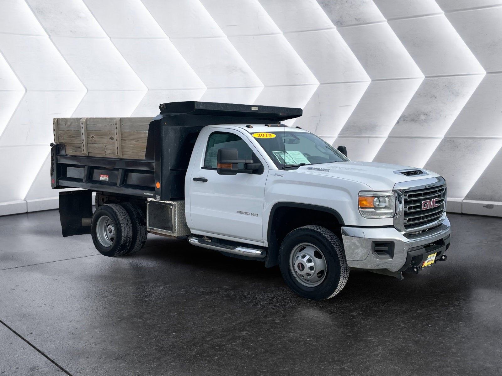 2018 GMC Sierra 3500 HD Chassis Cab DUMP BODY