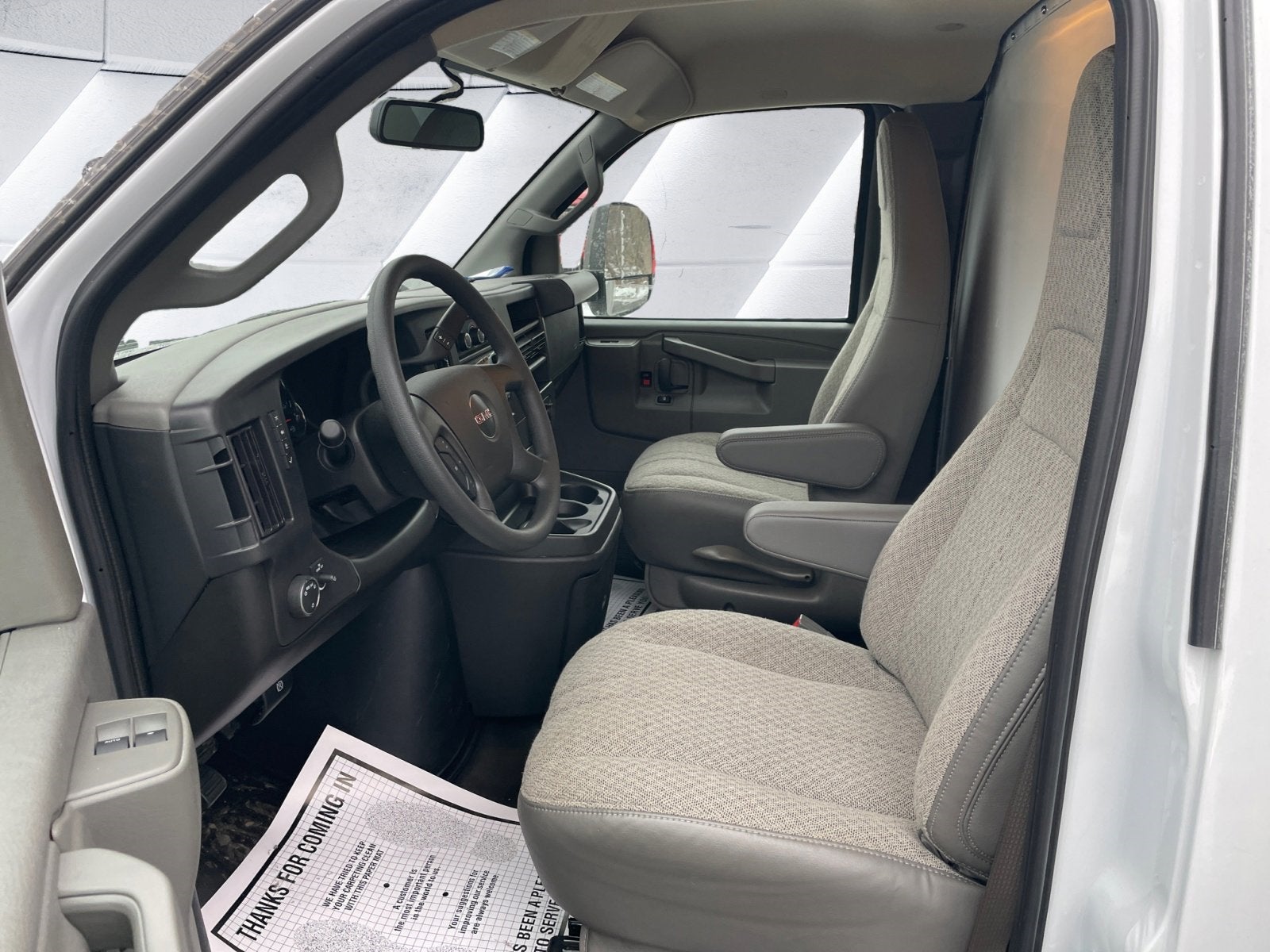 2024 GMC Savana Cutaway 4500 2WT Dejana 14 Ft. Duracube