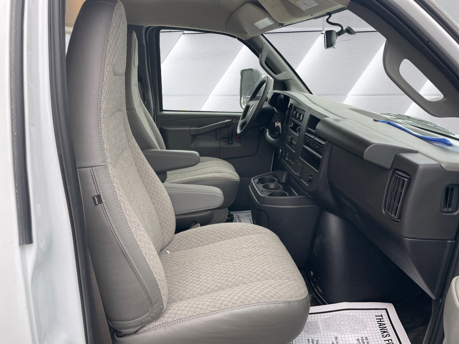 2024 GMC Savana Cutaway 4500 2WT Dejana 14 Ft. Duracube