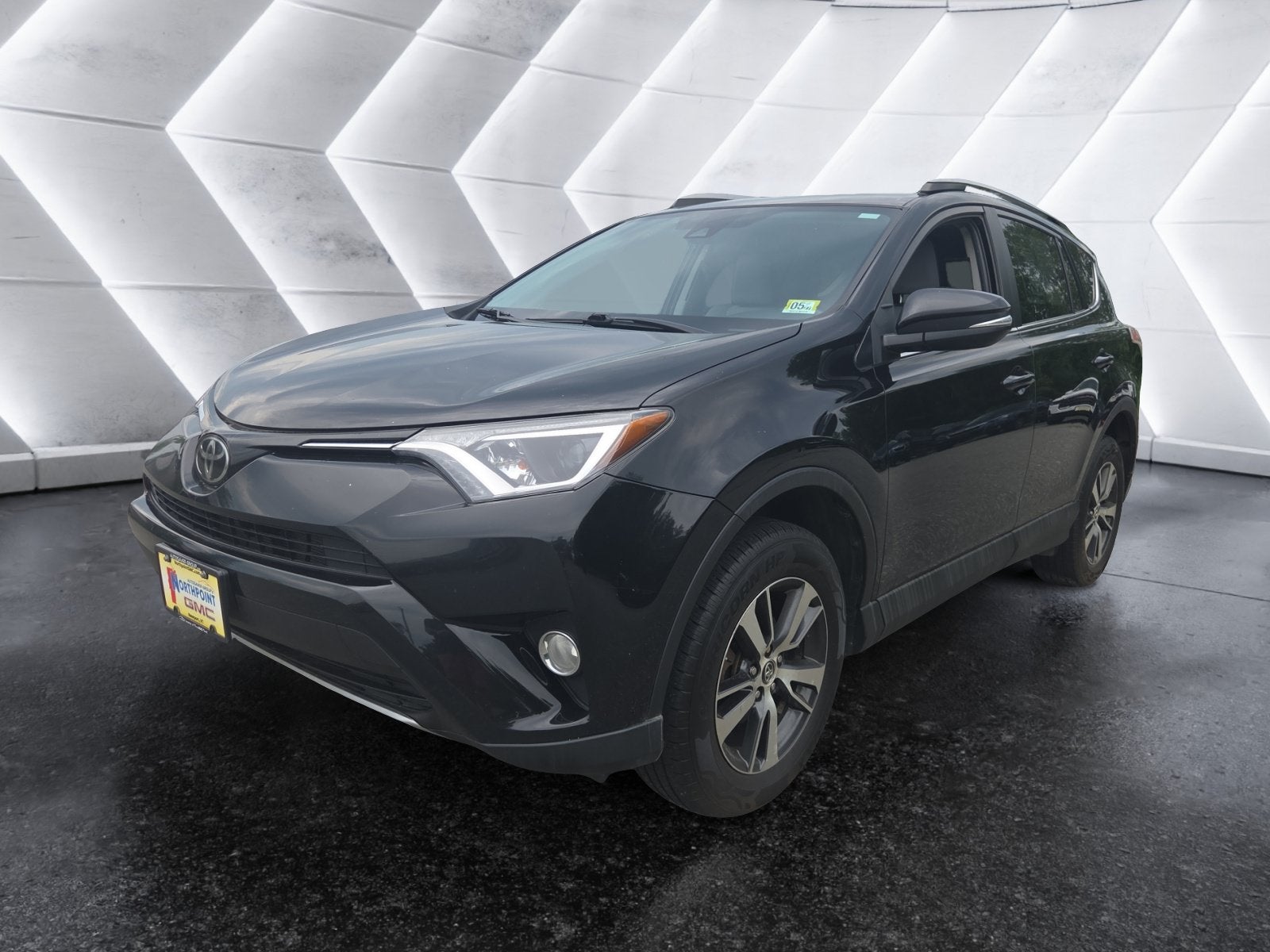 Used 2018 Toyota RAV4 XLE with VIN 2T3RFREV1JW818851 for sale in Newport, VT