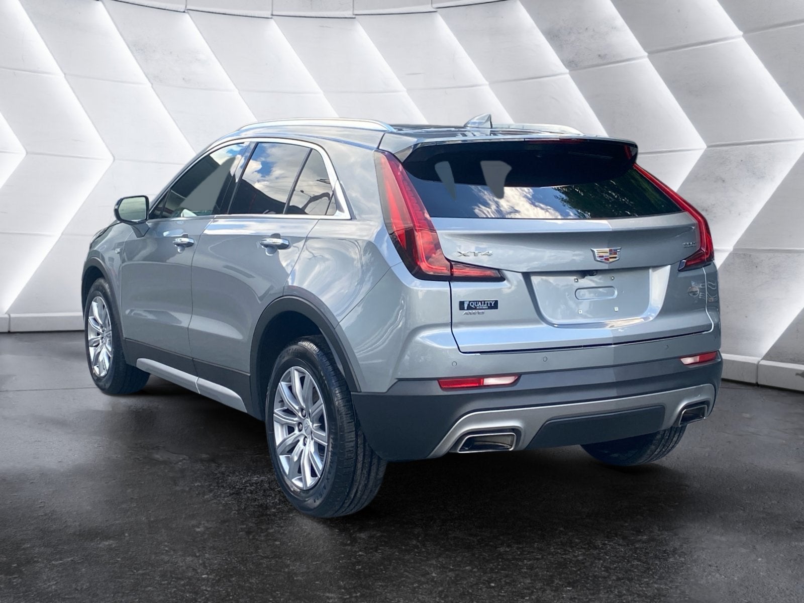 2023 Cadillac XT4 AWD Premium Luxury