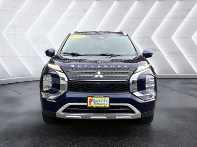 2022 Mitsubishi Outlander Base