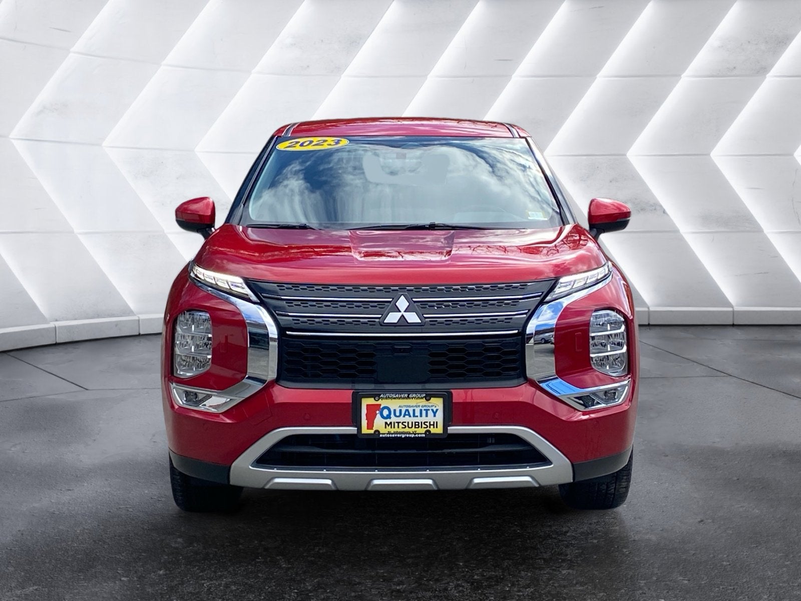 2023 Mitsubishi Outlander Base