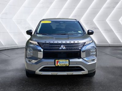 2022 Mitsubishi Outlander Base