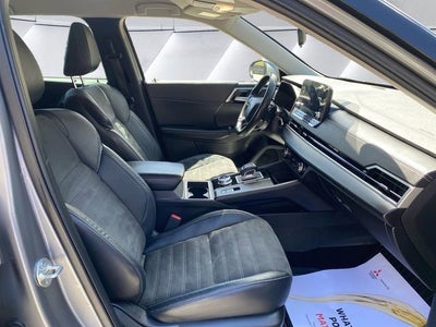 2023 Mitsubishi Outlander Base