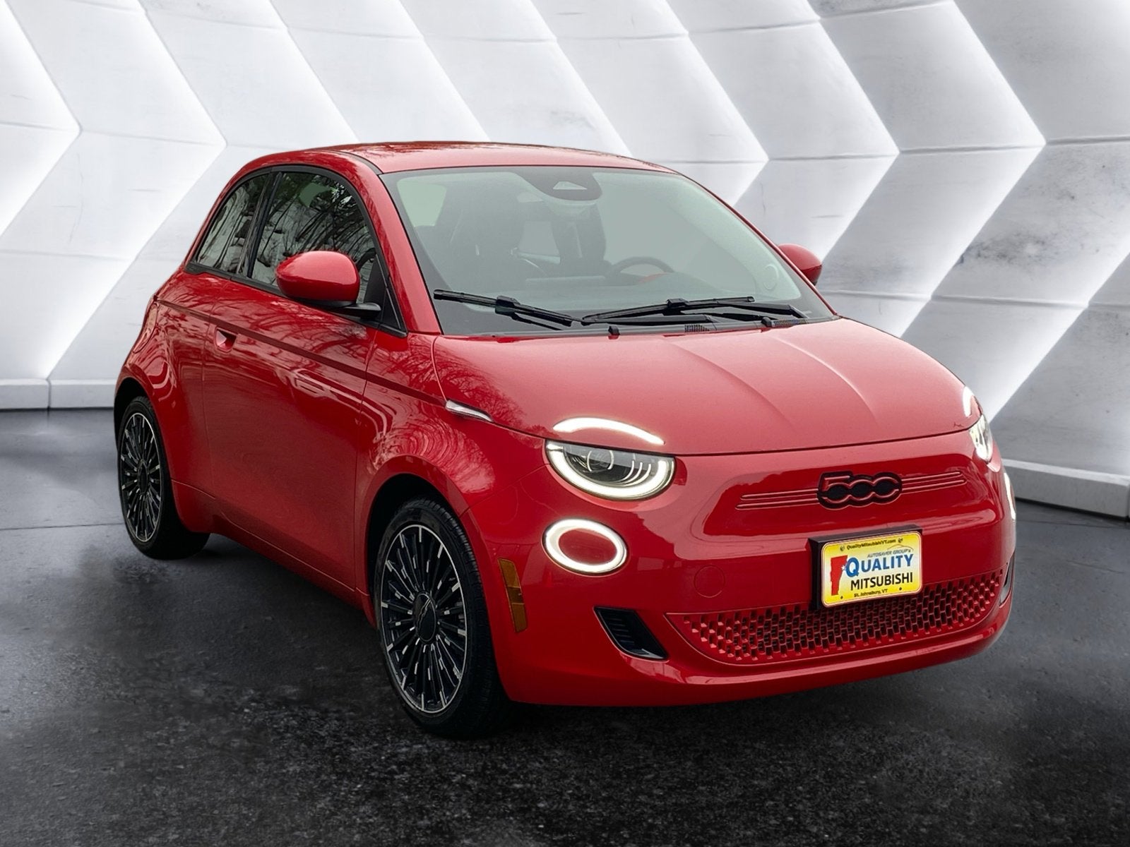 2024 FIAT 500e INSPI(RED)
