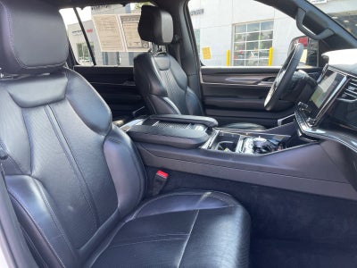 2023 Jeep Wagoneer Base