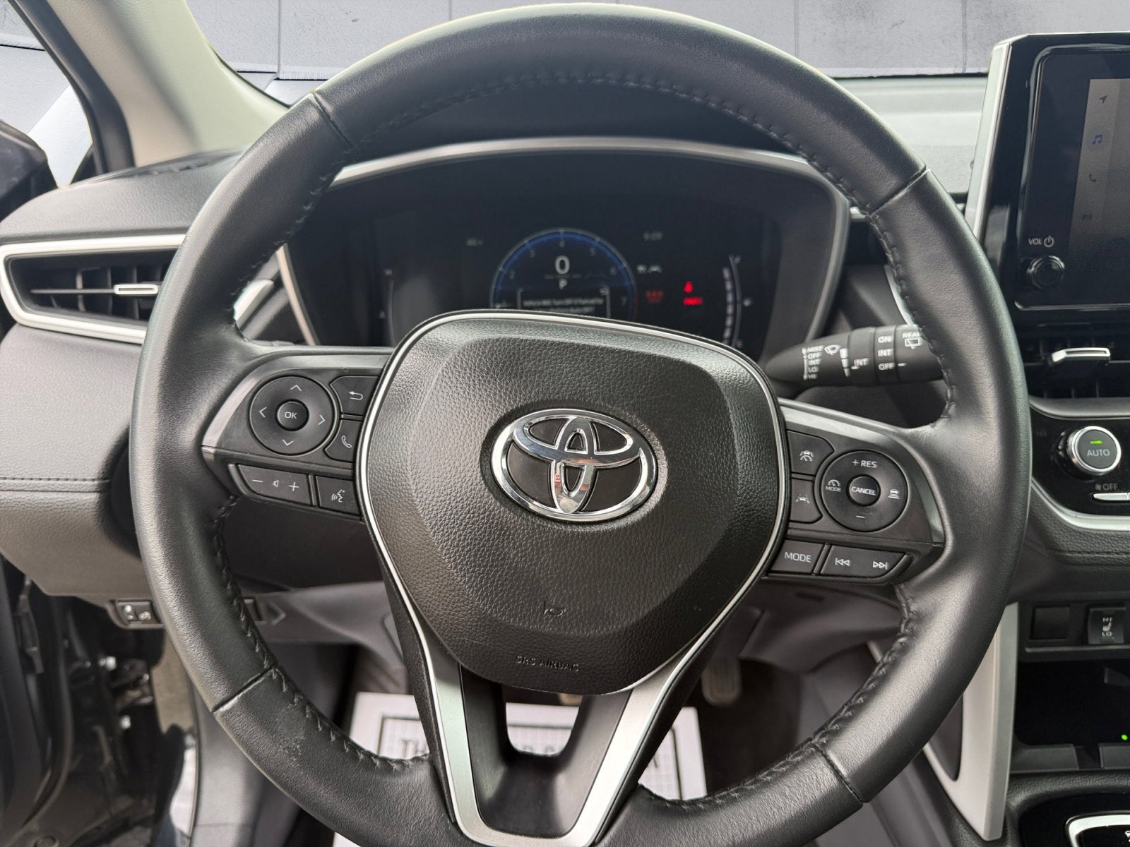 2025 Toyota Corolla Cross XLE